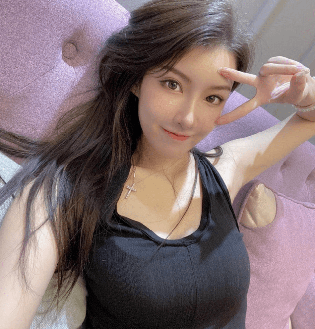 中国男篮第一控卫郭艾伦 前女友晒照 身材颜值堪称完美‘太阳集团tyc’(图7)
中国男篮第一控卫郭艾伦 前女友晒照 身材颜值堪称完美‘太阳集团tyc’(图7)