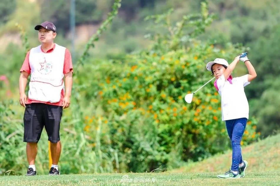 太阳成官网:
每一个父子亲情高光时刻 都是高尔夫的传承!(图4) 太阳成官网:
每一个父子亲情高光时刻 都是高尔夫的传承!(图4)