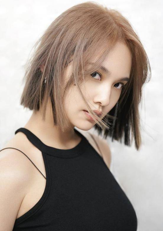 明星示范2020大热发型 9款人气短发中长发供参考【太阳成集团tyc】(图9)
明星示范2020大热发型 9款人气短发中长发供参考【太阳成集团tyc】(图9)