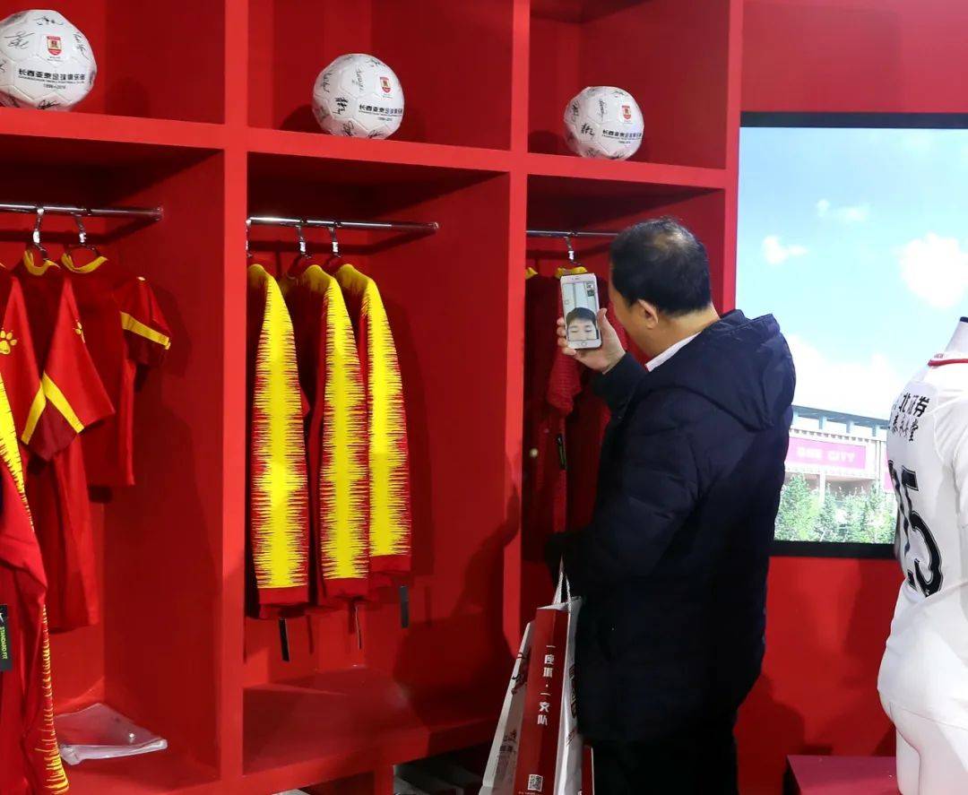 【太阳集团tyc】
【亚泰故事】父与子一起“逛”雪博会 讲述他们与长春亚泰的故事(图3) 【太阳集团tyc】
【亚泰故事】父与子一起“逛”雪博会 讲述他们与长春亚泰的故事(图3)