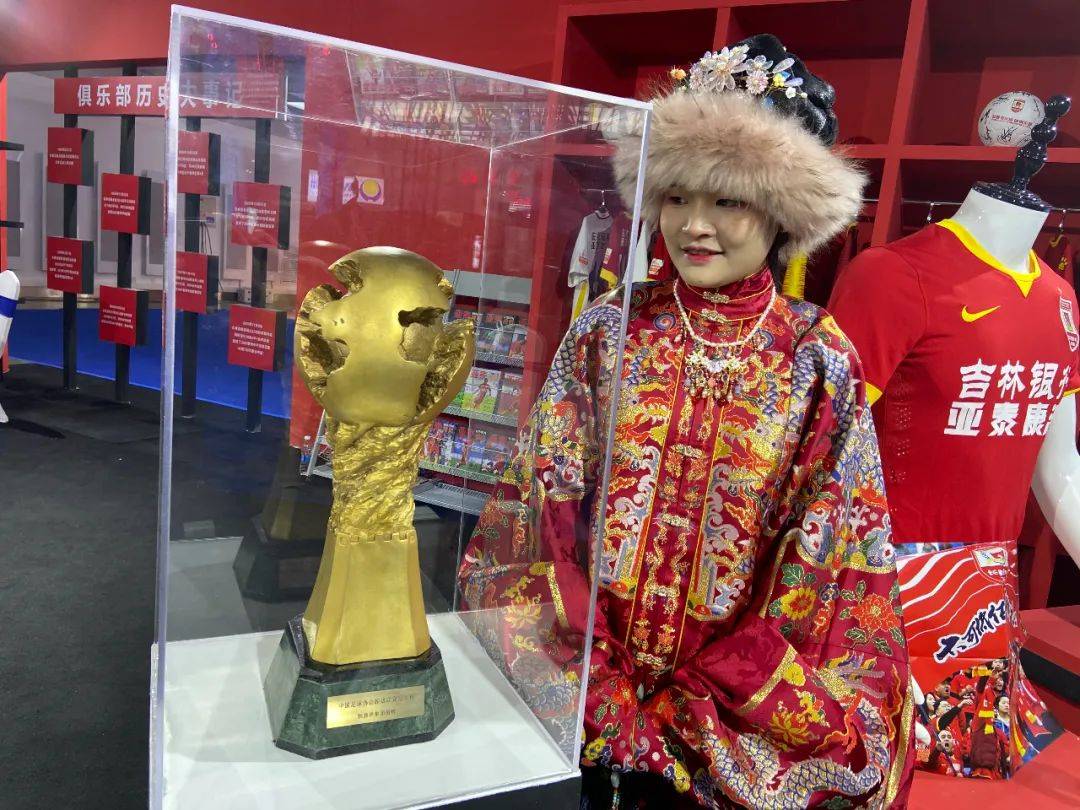 【太阳集团tyc】
【亚泰故事】父与子一起“逛”雪博会 讲述他们与长春亚泰的故事(图4) 【太阳集团tyc】
【亚泰故事】父与子一起“逛”雪博会 讲述他们与长春亚泰的故事(图4)