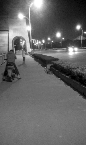 太阳集团tyc-友情让人羡慕!刘亚仁为宋慧乔庆生 晒两人合影(图1) 太阳成集团tyc