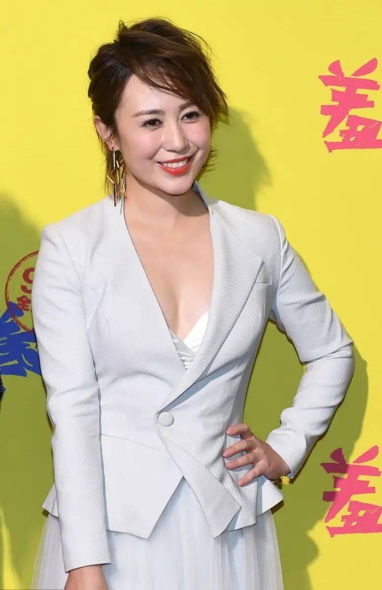 太阳集团tyc|*
马丽产后又晒照片 穿亮片针织衫配条短裤 近年轻人活的还时髦!(图5) 太阳集团tyc|*
马丽产后又晒照片 穿亮片针织衫配条短裤 近年轻人活的还时髦!(图5)