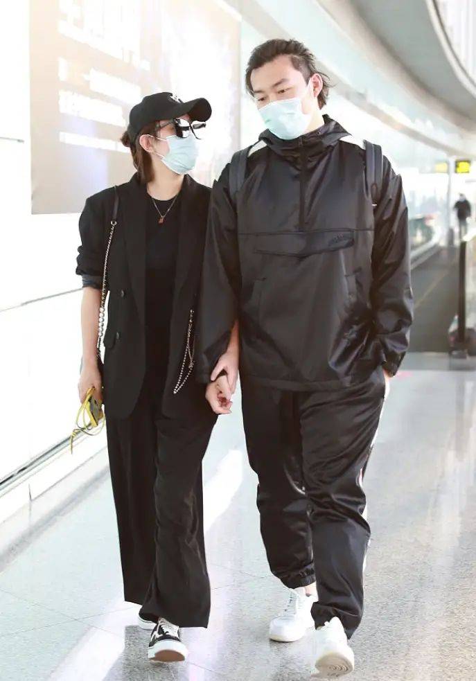 太阳集团tyc|*
马丽产后又晒照片 穿亮片针织衫配条短裤 近年轻人活的还时髦!(图7) 太阳集团tyc|*
马丽产后又晒照片 穿亮片针织衫配条短裤 近年轻人活的还时髦!(图7)