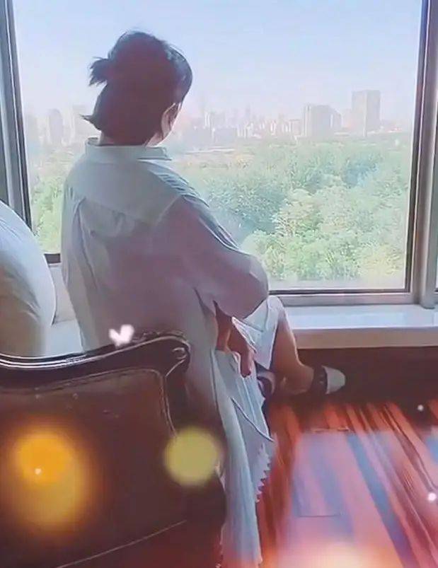 太阳集团tyc|*
马丽产后又晒照片 穿亮片针织衫配条短裤 近年轻人活的还时髦!(图11) 太阳集团tyc|*
马丽产后又晒照片 穿亮片针织衫配条短裤 近年轻人活的还时髦!(图11)