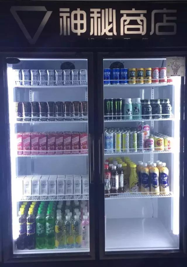 摩根·弗里曼嫌香港太拥挤 唱歌哄朱莉开心‘太阳成集团tyc’(图1) 太阳成官网