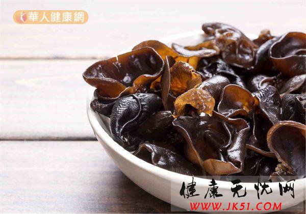 NBA最尤物妻 放弃20年婚姻生活 与28岁强壮黑人球星恋爱‘太阳成官网’(图4) 太阳成集团tyc