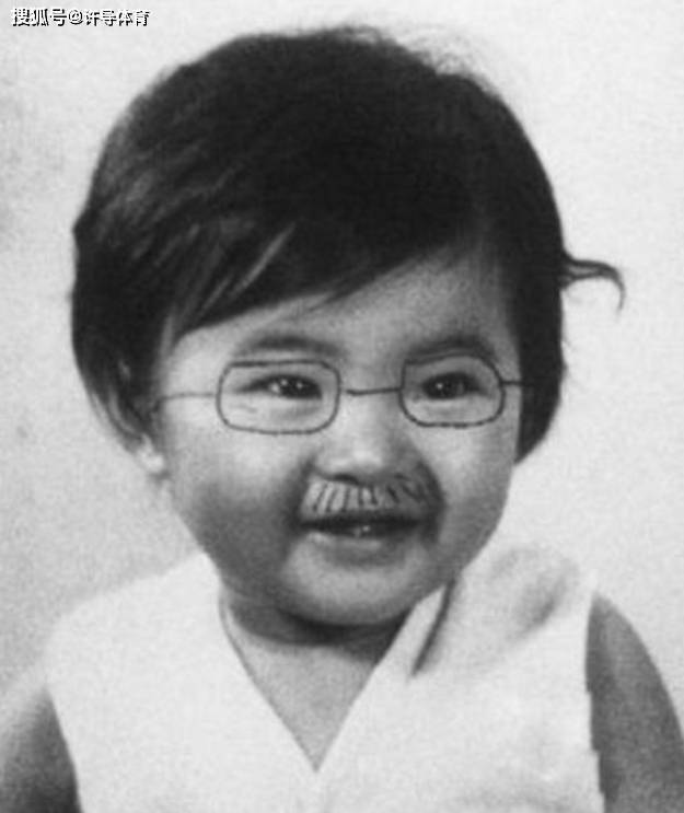 太阳成集团tyc|
明星小时候的照片 我一个也没有认出来 全部认出来的是大神！(图8)