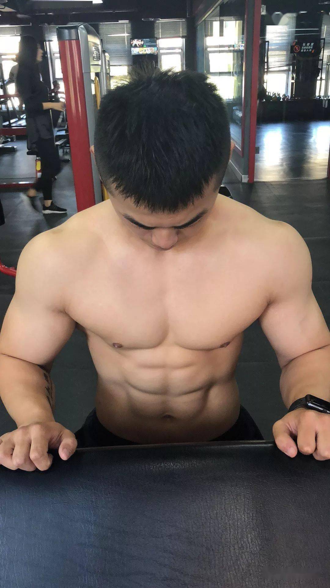 20岁宁夏小伙练就一身肌肉,收获迷妹无数!_太阳成集团tyc(图5)
20岁宁夏小伙练就一身肌肉,收获迷妹无数!_太阳成集团tyc(图5)