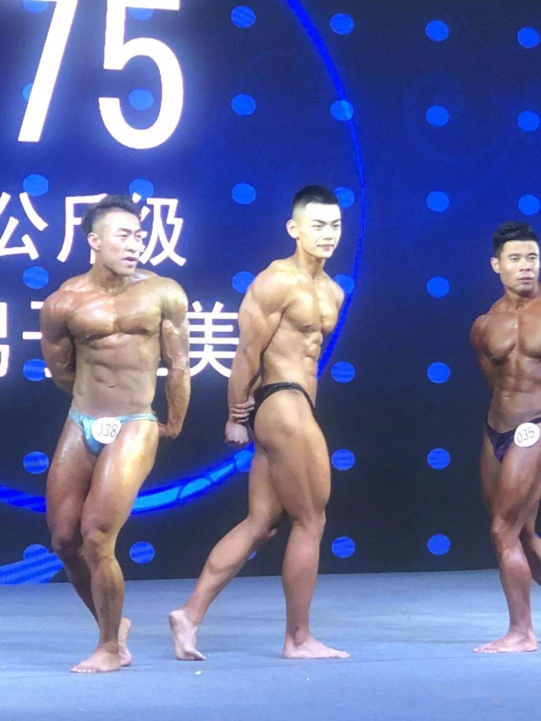 20岁宁夏小伙练就一身肌肉,收获迷妹无数!_太阳成集团tyc(图11)
20岁宁夏小伙练就一身肌肉,收获迷妹无数!_太阳成集团tyc(图11)