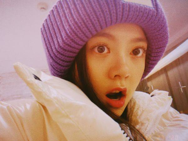 
为啥说女明星的头很小？看清赵今麦赵丽颖生图 我瞬间明确了‘太阳成官网’(图2)