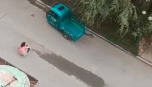 残忍！辽宁一女学生在街上割喉后被陌生男子抢劫 警方回应说:有人抓住了它“太阳集团tyc”(图2)