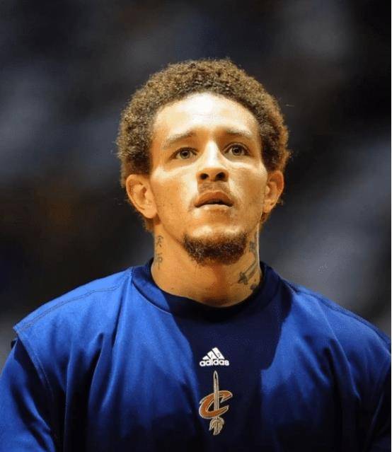 太阳成集团tyc|
NBA球星“太上皇”陌头流离 与詹姆斯母亲闹绯闻 现在成这样！(图4)