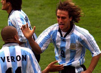 
外媒评阿根廷足球史上的7大球星 马拉多纳和梅西谁才是第一？‘太阳集团tyc’(图4)