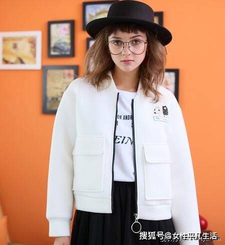 
萱客搭配棒球服也可以穿出气质‘太阳成集团tyc’(图6)